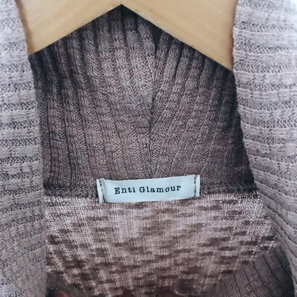 Turtle neck, soft pink top! - Picture 3 of 4